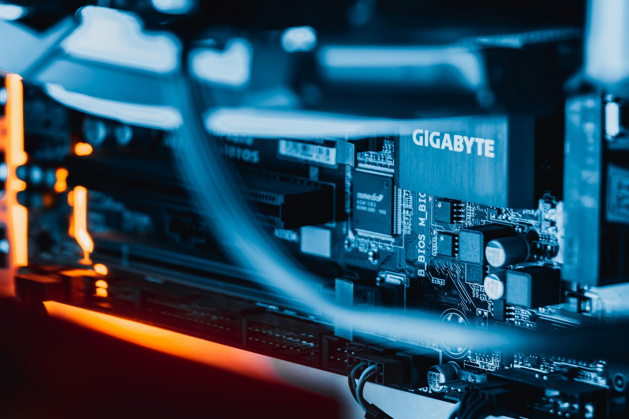 Cooling PCE Firms Up September Rate Cut, Bill Dudley Calls for Sooner
